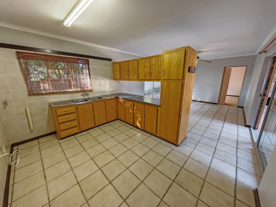 4 Bedroom Property for Sale in Langenhovenpark Free State